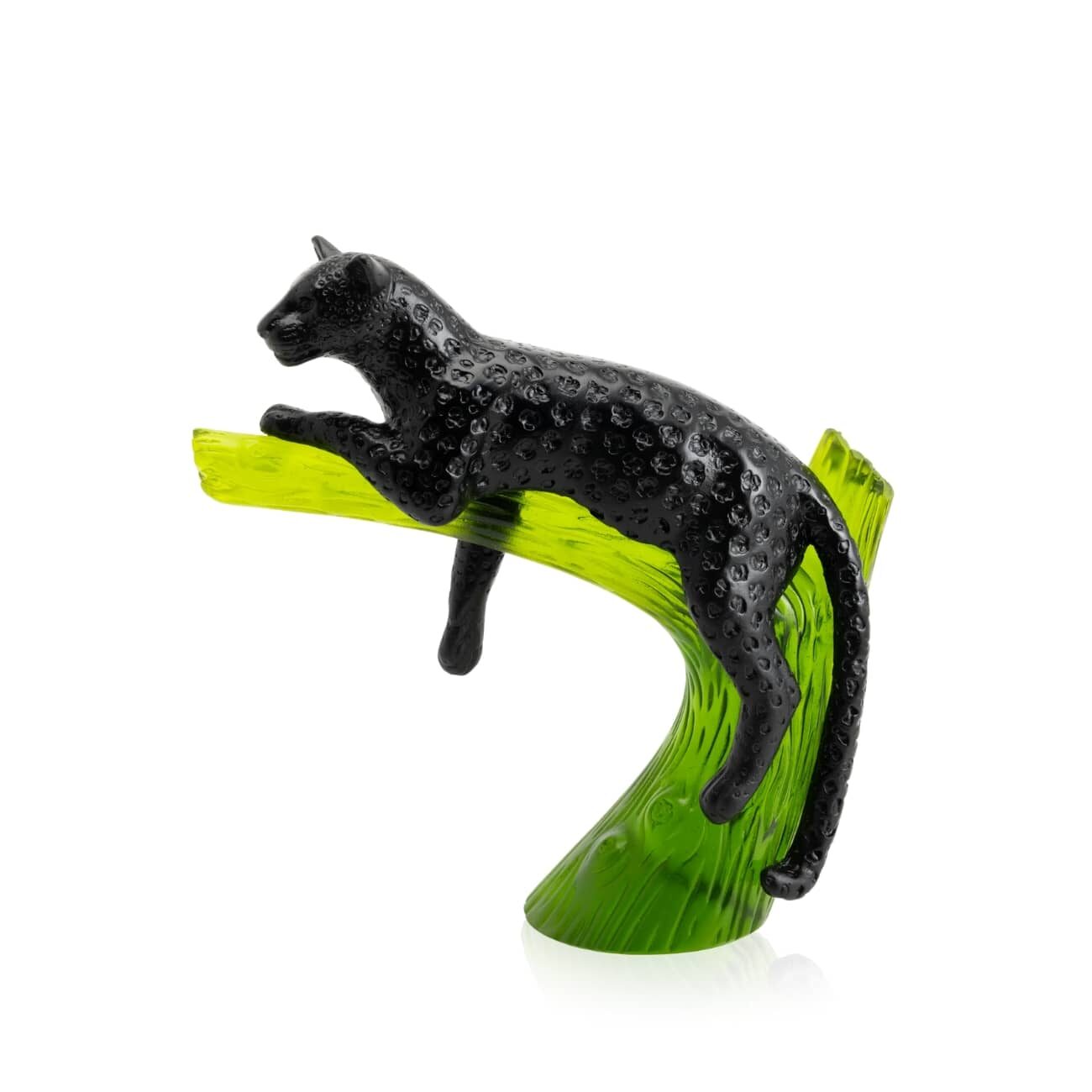 Black panther on tree daum 1 panthere-noire-sur-arbre-daum