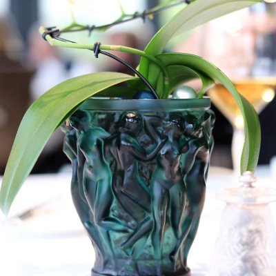 vase bacchantes en cristal vert signe Lalique France