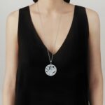 Pendentif-fleur-de-neige-Lalique
