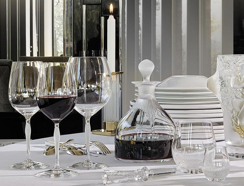 COMPOSITION D'UN SERVICE DE TABLE EN CRISTAL 5 Service-Lalique-100-Points
