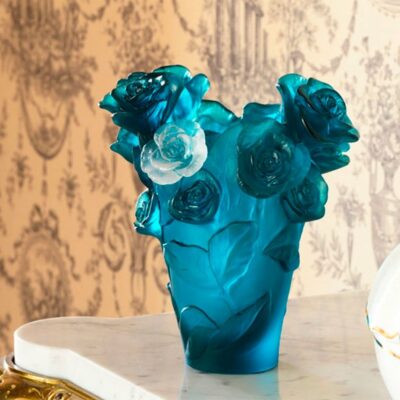 Vase-roses-passion-bleu-Daum