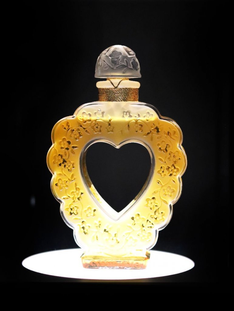 flacon marc lalique coeur de joie nina ricci