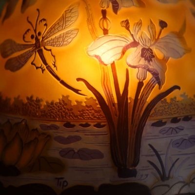 lampe en pate de verre multicouche decor libellule