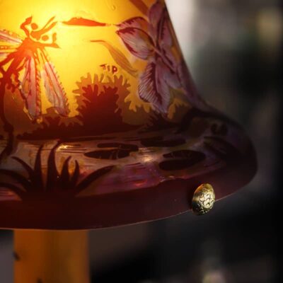 grande-lampe-en-vere-tip-galle