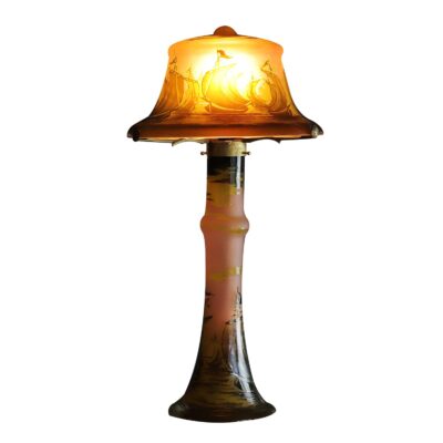 Lampe pâte de verre Tip Gallé décor bateaux