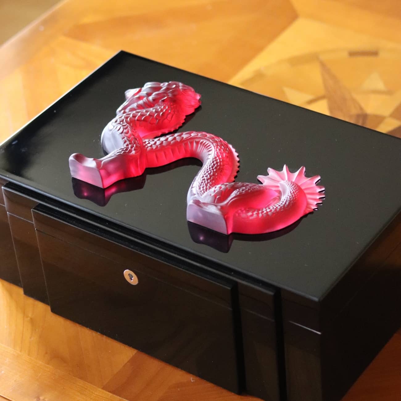 Red dragon Jewellery BOX IN BLACK LACQUERED Lalique 5 dragon-cristal-rouge-lalique