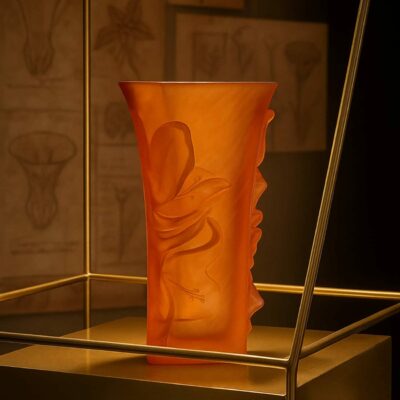 vase-lys-ambre-cristal-daum